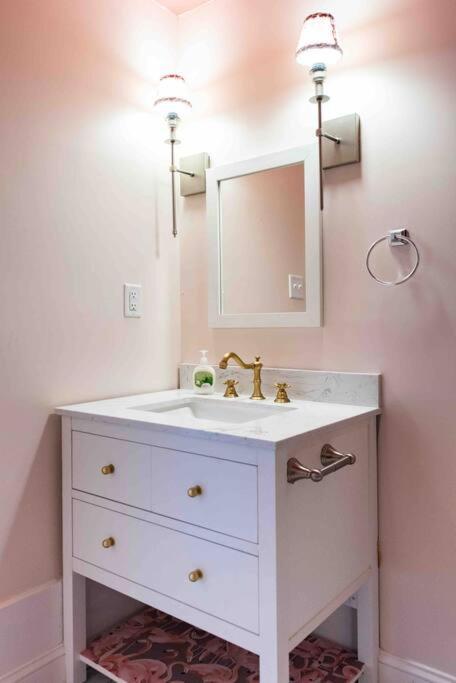 Blush And Bashful Germantown Two Bedroom Apartment Louisville Exterior foto